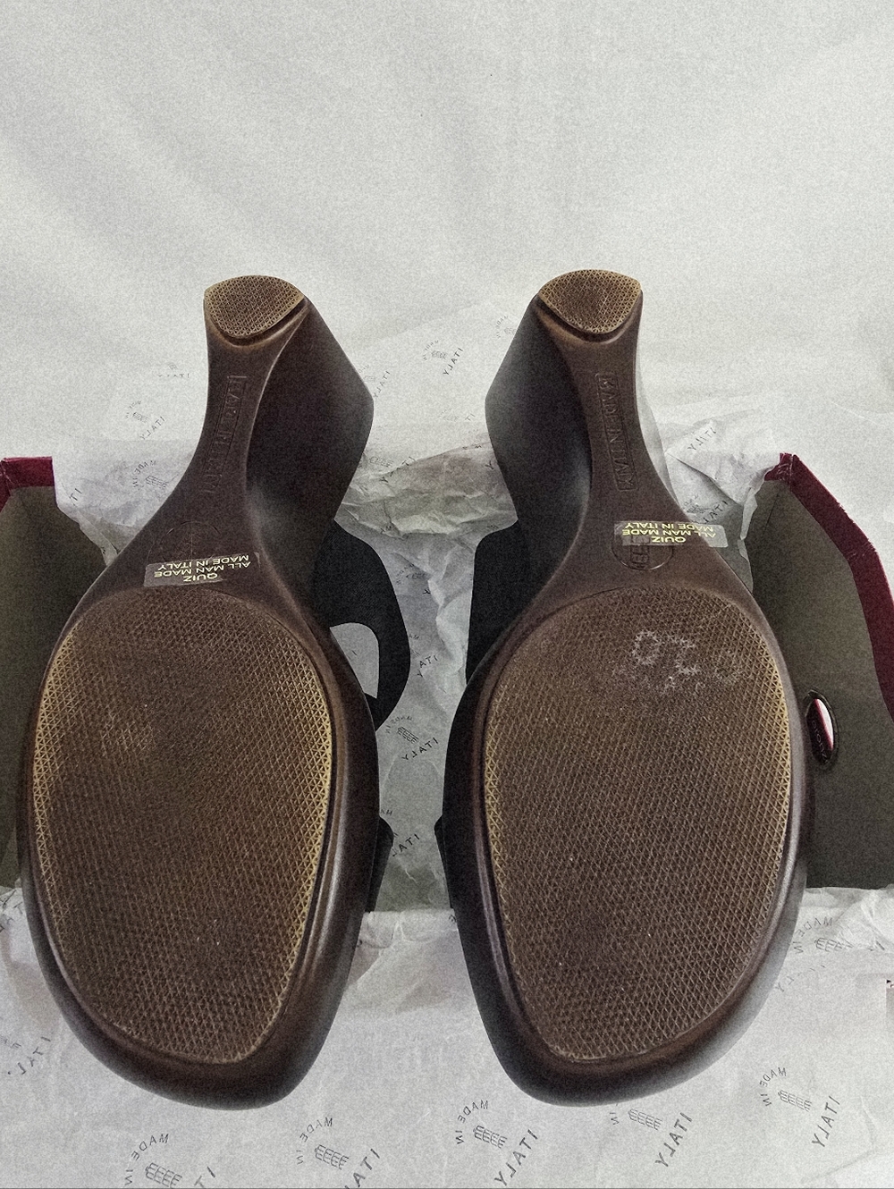 Italian Shoemakers Sz 8.5 Black Patent Kitten Heels Comfy Elastic Sandals NIB - Picture 4 of 7